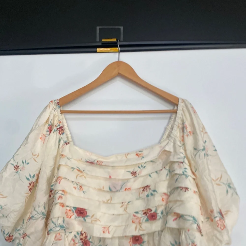 Torrid 1X Ruched Puff Sleeve Top - Picture 4 of 13